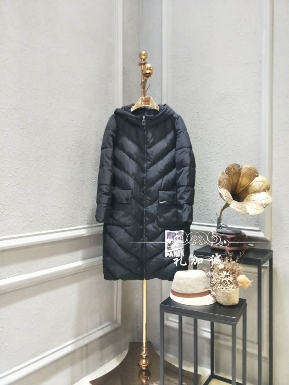 你我約定品牌折扣女裝批發(fā)