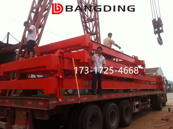 旋轉(zhuǎn)吊具 液壓伸縮吊具 集裝箱吊具廠家