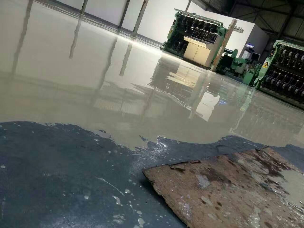 供應長春2mm無縫環(huán)氧樹脂自流平地坪