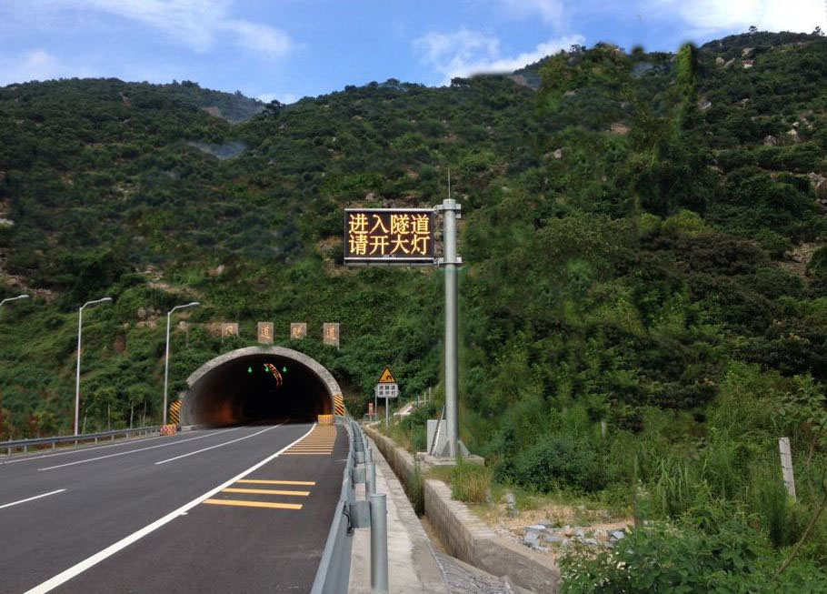 高速公路LED可變信息標志F式，懸臂式可變情報板