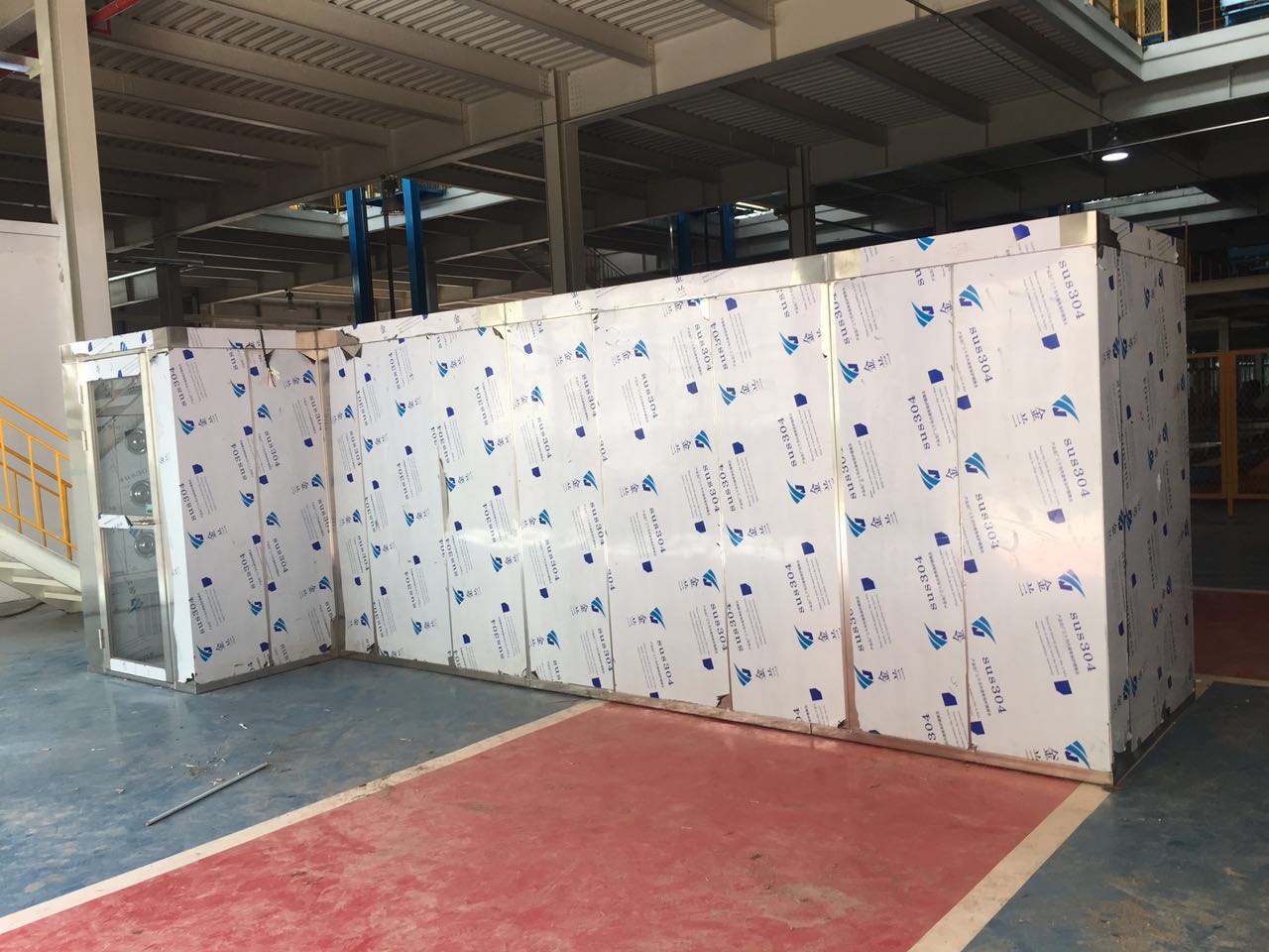 風(fēng)淋室 通道風(fēng)淋室 風(fēng)淋室廠家 不銹鋼風(fēng)淋室 單人風(fēng)淋室 雙人風(fēng)淋室 風(fēng)淋門