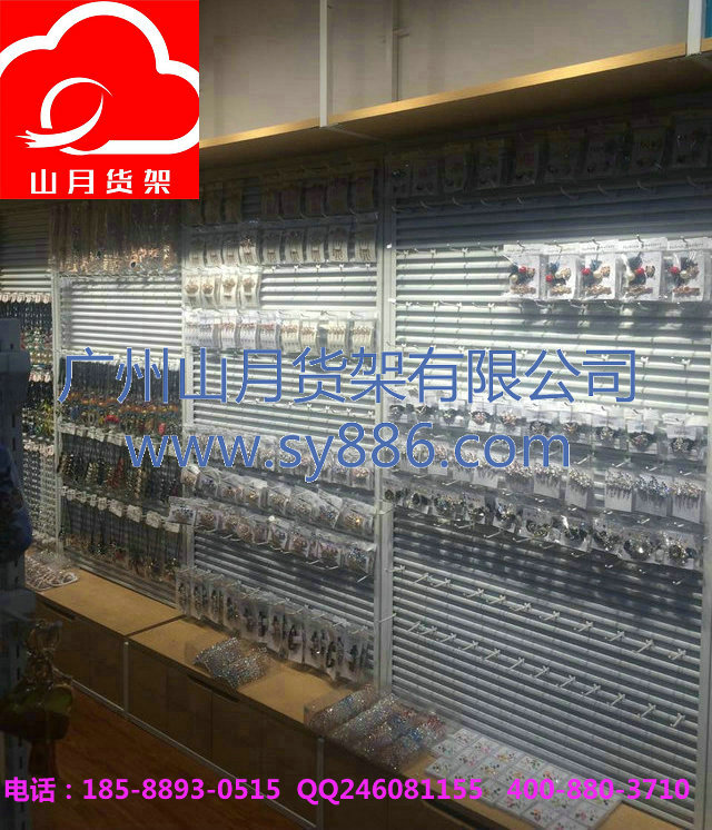 名創(chuàng)優(yōu)品飾品貨架
