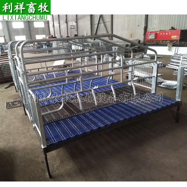 整體熱浸鋅母豬產(chǎn)床歐式產(chǎn)床廠家利祥供應(yīng)商雙體母豬產(chǎn)床尺寸