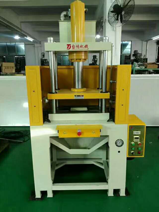 油壓切邊機，五金壓鑄件切邊機 油壓機，IMD熱壓成型機，伺服全自動油壓機，四柱三板油壓機 深圳油壓機