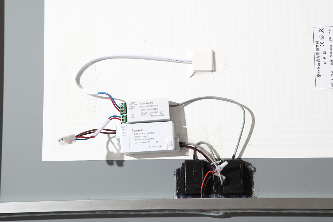 浴室防霧鏡衛(wèi)浴帶節(jié)能LED燈化妝鏡磨砂設(shè)計(jì)矩形無線循環(huán) 可定制