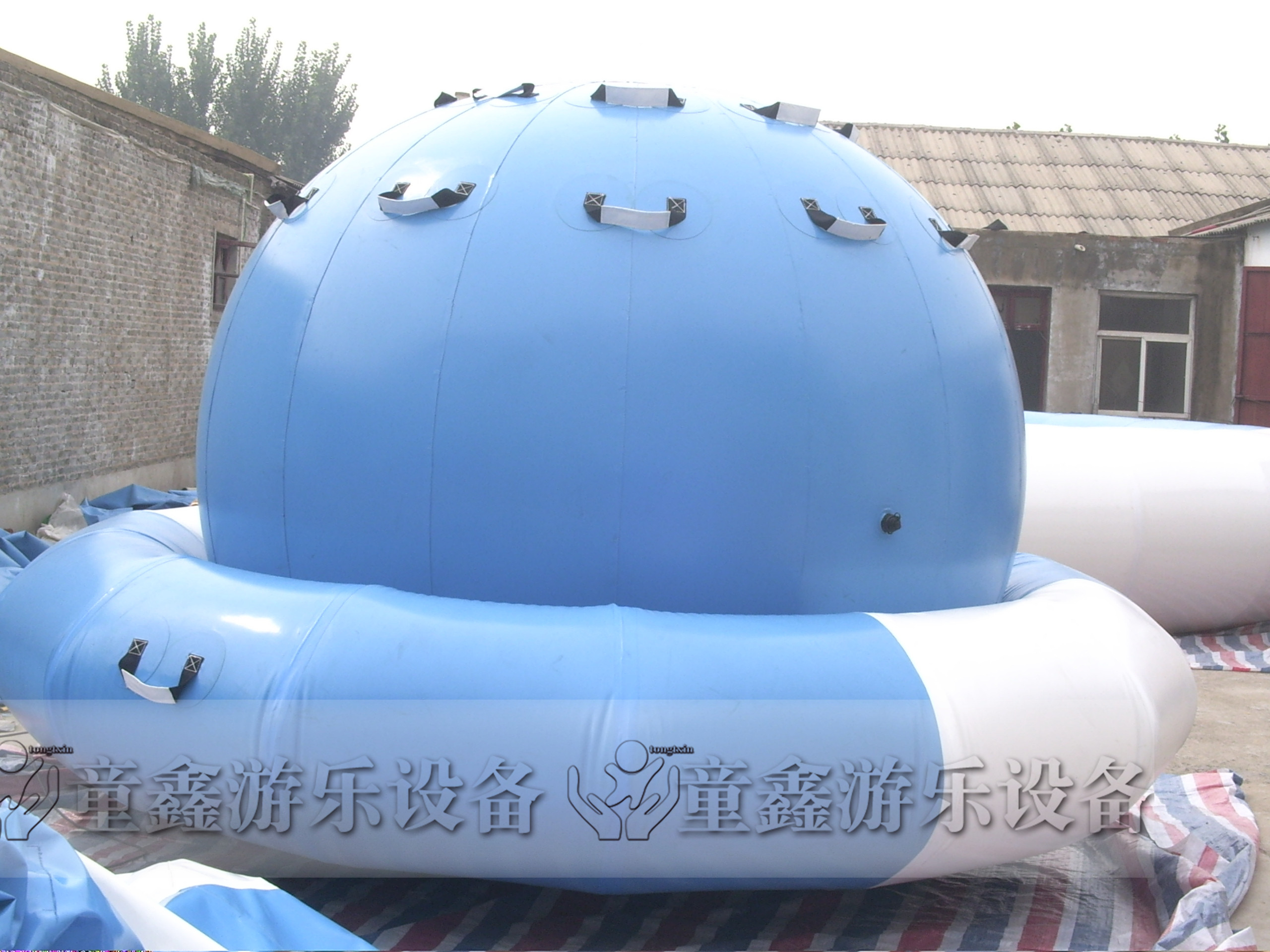 充氣玩具　水上漂浮玩具　小鴨船　水上冰山　水上陀螺　水上跑步機(jī)　水上壓板