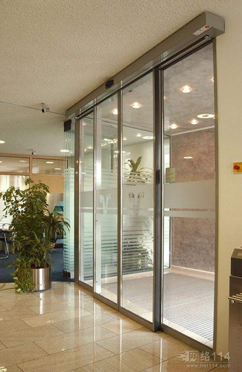 水晶旋轉(zhuǎn)門、多瑪自動門、自動感應(yīng)門--揚(yáng)州西奧安防科技有限公司