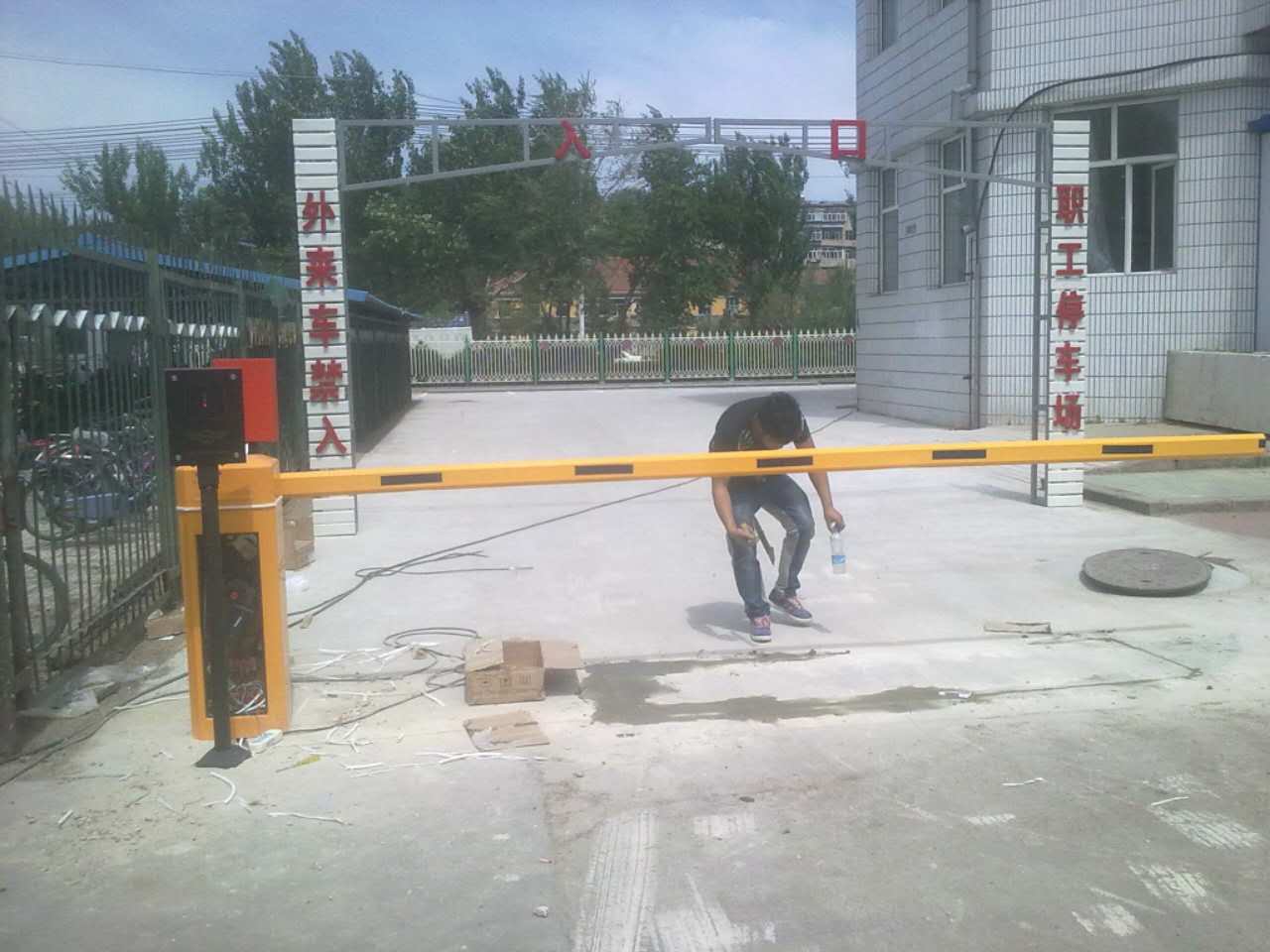 廠家熱賣/智能柵欄道閘柵欄桿停車