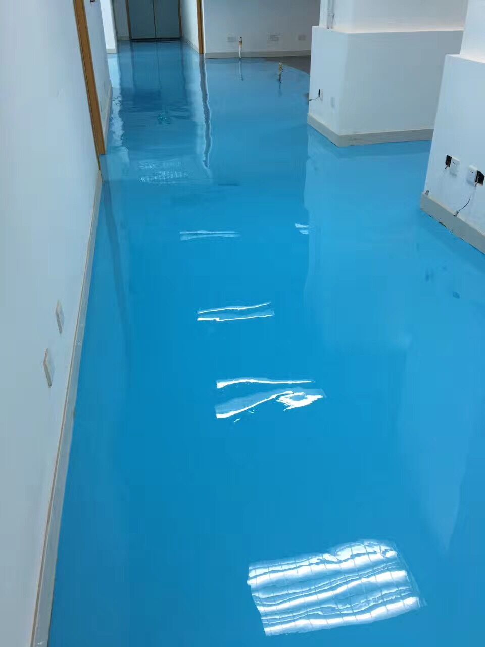 環(huán)氧自流平地坪 環(huán)氧地坪