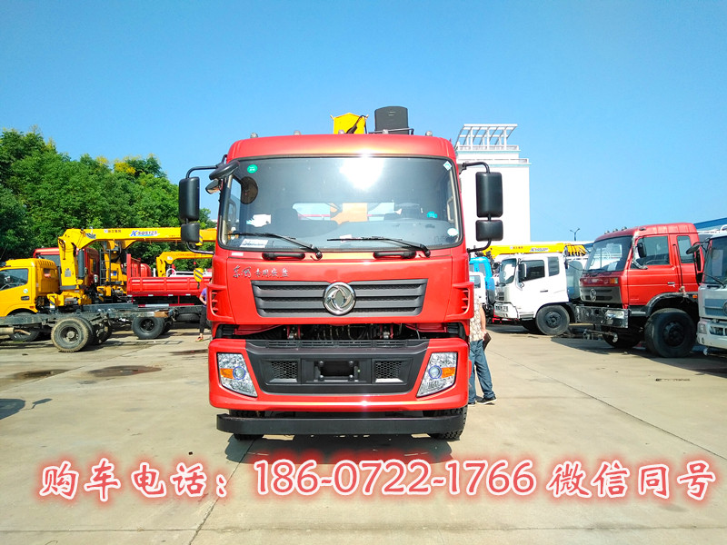六盤水東風(fēng)后八輪徐工12噸隨車吊