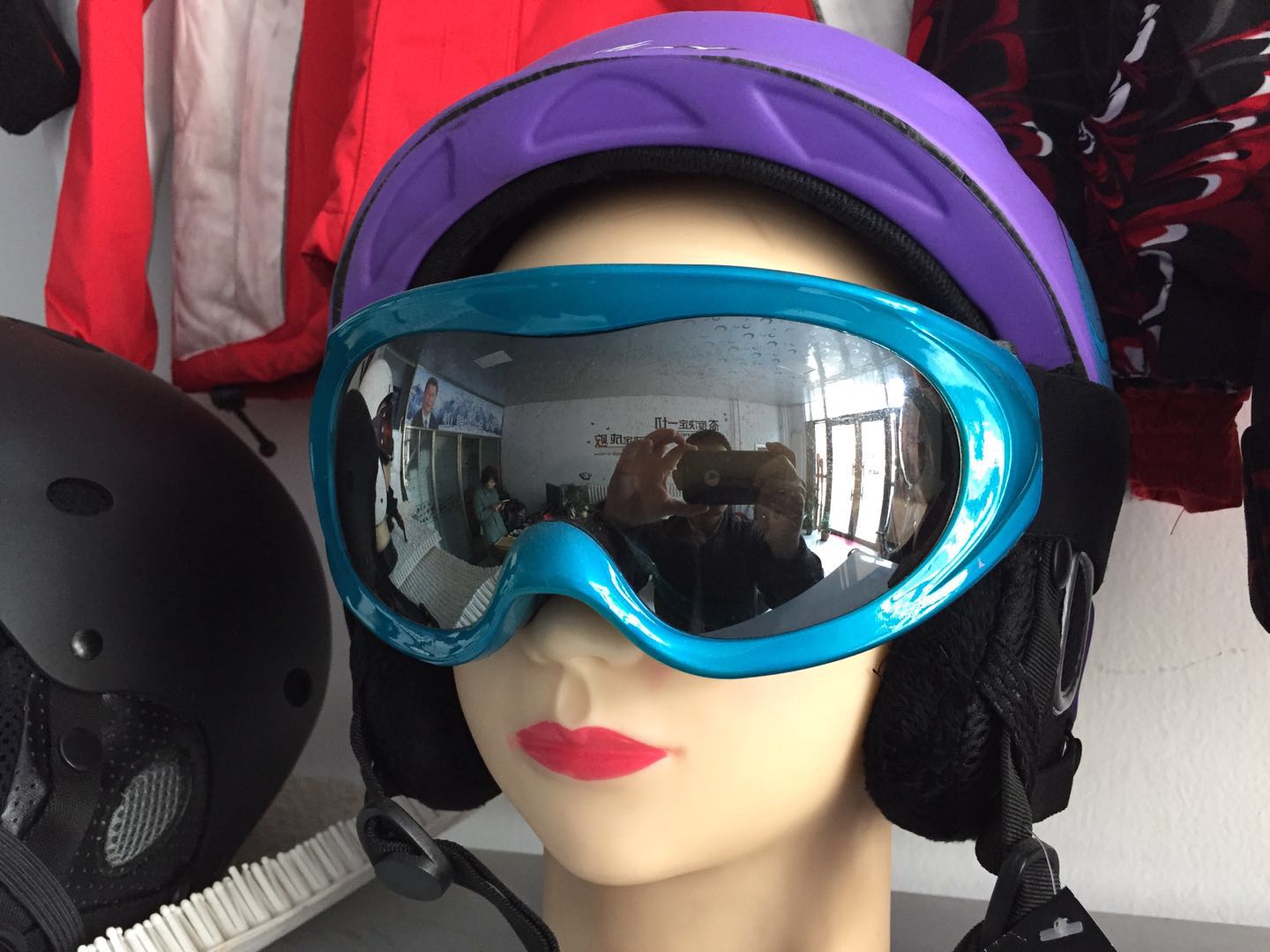 滑雪場頭盔 全盔 半盔 滑雪場頭盔 全盔 半盔 防護