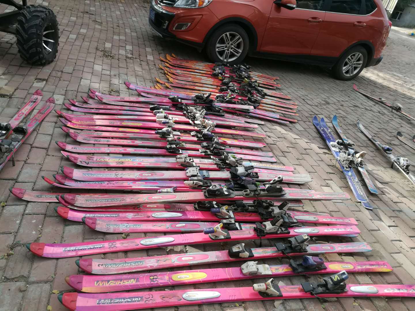 處理進(jìn)口二手滑雪板 處理進(jìn)口二手鳥(niǎo)板滑雪板