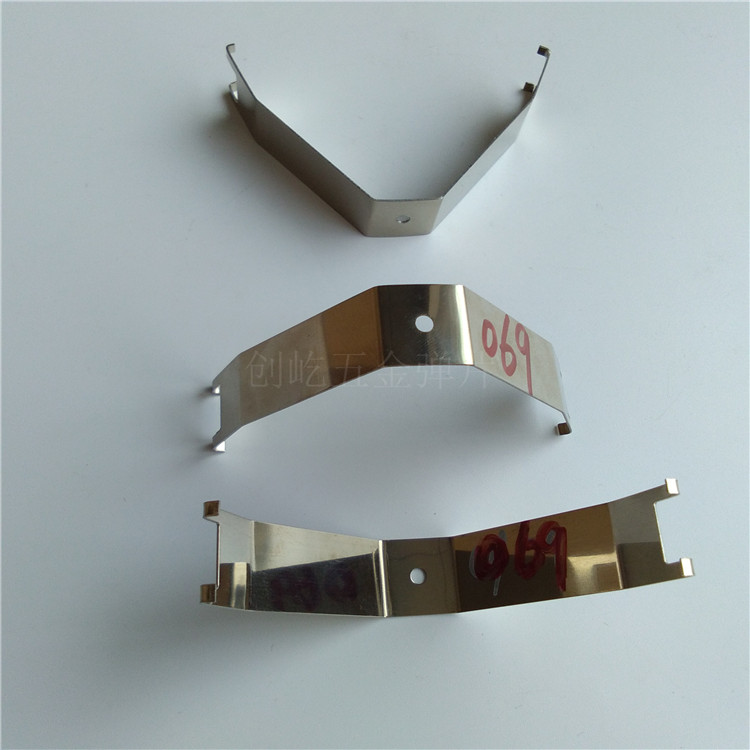 供應(yīng)批量生產(chǎn)尖角噴漆彈片 涂裝鋼片 電鍍夾具治具價(jià)格