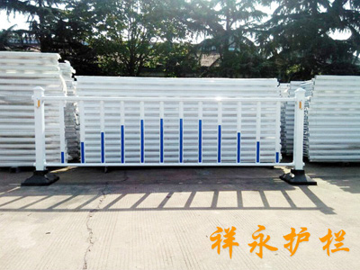 市政道路護(hù)欄交通護(hù)欄市政隔離護(hù)欄
