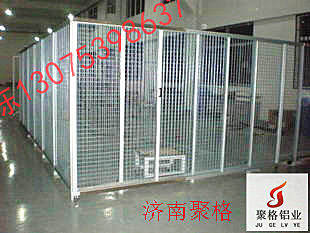 山東鋁型材圍欄廠家濟(jì)南圍欄護(hù)欄車間隔離網(wǎng)工業(yè)圍欄制造廠鋁型材框架加工