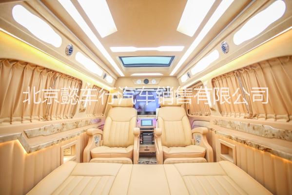 奔馳威霆尊懿正七座