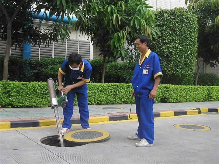 龍灣區(qū)非開(kāi)挖管道修復(fù)潛水作業(yè)