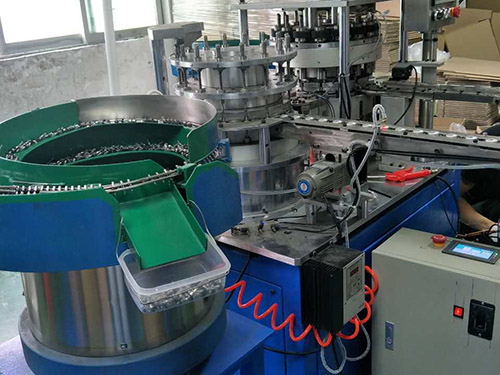 泡沫泵壓頭自動(dòng)組裝機(jī)多少錢 高組泡沫泵壓頭自動(dòng)組裝機(jī)多少錢