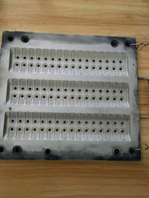 硅膠藍(lán)牙耳塞模具霧面鍍鎳。硅膠模具鍍鉻鍍鎳加工 硅膠藍(lán)牙耳塞模具霧面鍍鎳