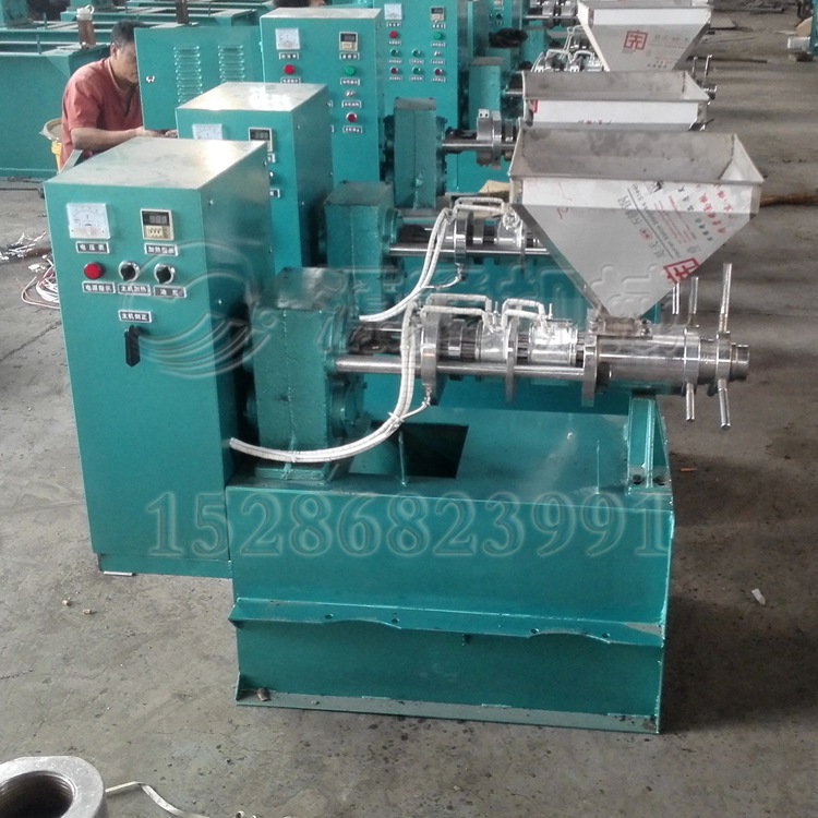 供應(yīng)菜籽榨油機兩相電榨油機螺旋榨油機多少錢一臺