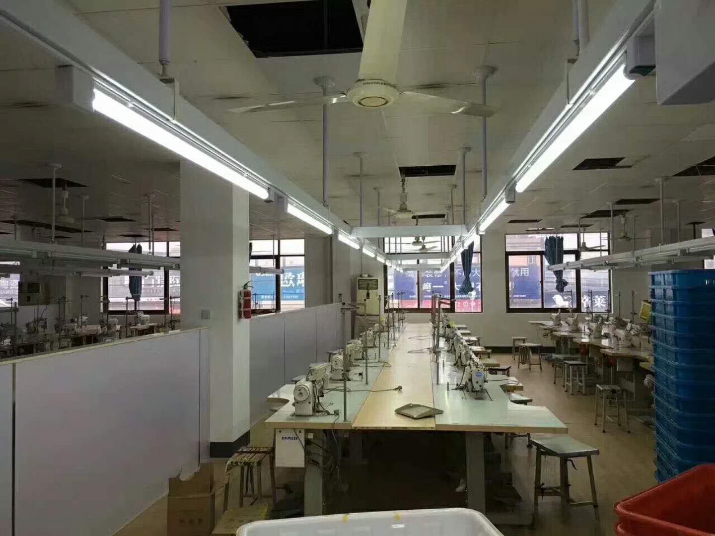 服裝廠縫紉機*燈 軌道日光燈