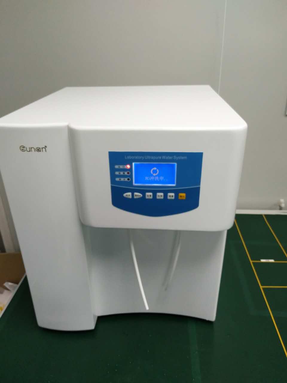 實(shí)驗(yàn)室純水機(jī)、實(shí)驗(yàn)室純水機(jī)廠家、東莞實(shí)驗(yàn)室純水機(jī)批發(fā)、東莞實(shí)驗(yàn)室純水機(jī)售價(jià)