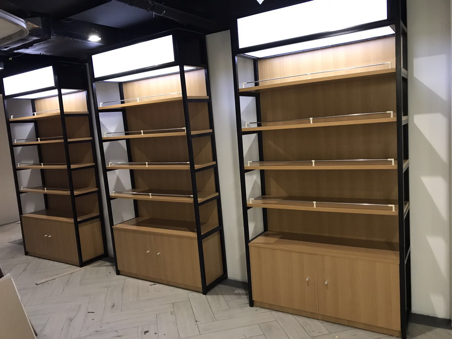 南京零食柜定制@*酒柜定做@ 鋼木架展柜定做