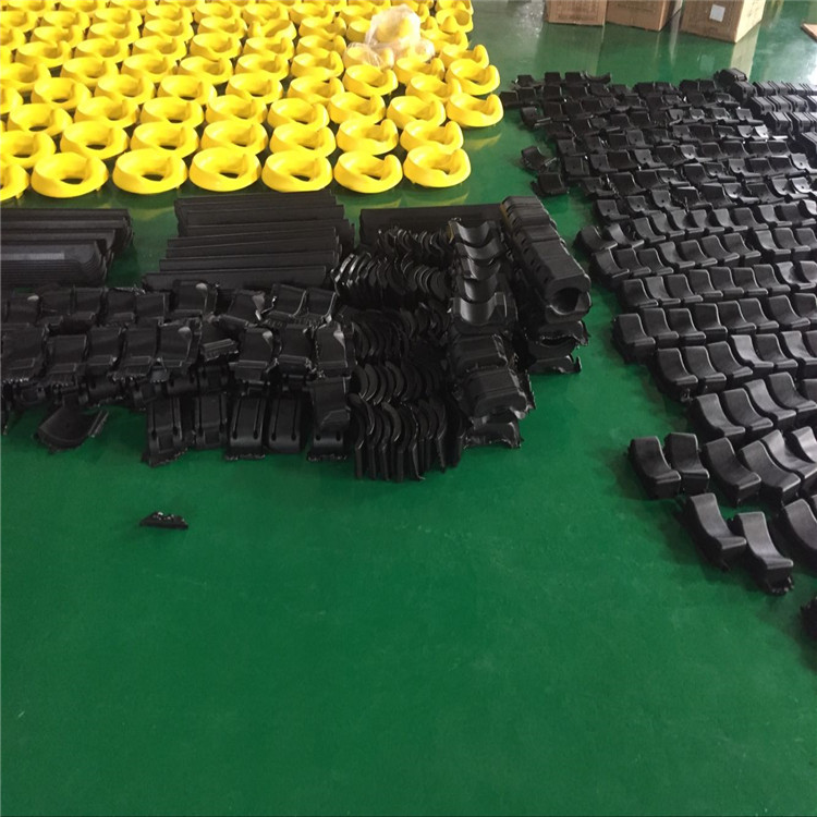 防水自結(jié)皮蝕紋PU發(fā)泡自結(jié)皮坐墊 創(chuàng)意化妝品玩具填充海綿 pu自結(jié)皮制品