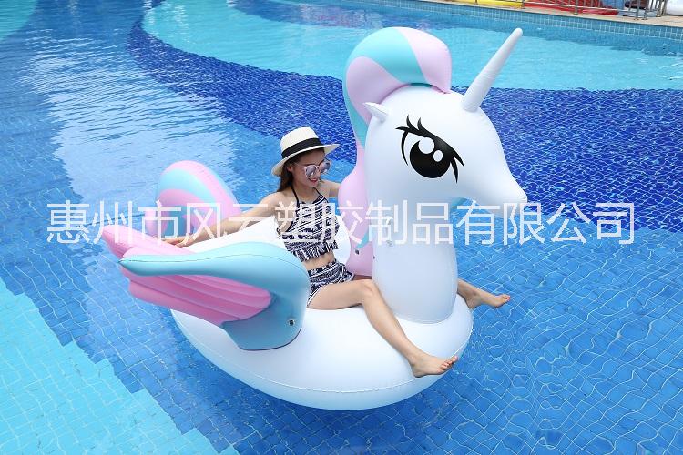 廠家直銷pvc充氣彩色獨角獸成人水上沖浪大黃鴨坐騎充氣玫瑰金天鵝火烈鳥浮排游泳圈 pvc充氣浮排水上玩具天鵝游泳圈