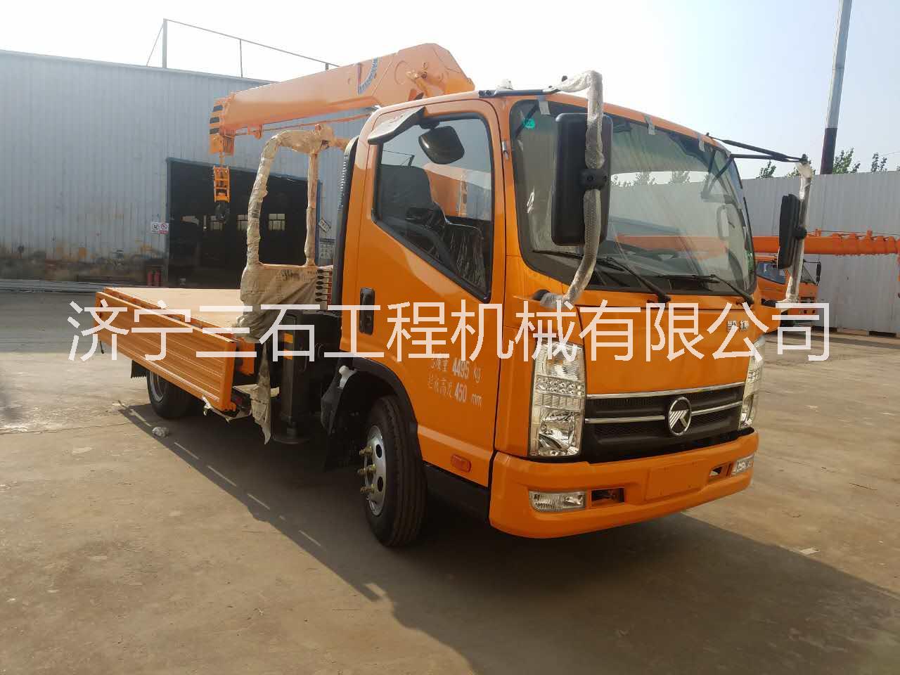 山東濟寧3.2噸凱馬藍牌隨車吊 凱馬底盤云內(nèi)95馬力