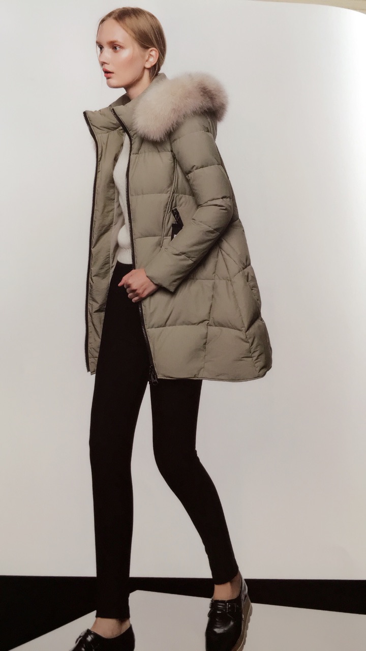 品匯時(shí)代服裝展貿(mào)中心品牌折扣女裝加盟排名品牌折扣店進(jìn)貨渠道茜可可冬裝