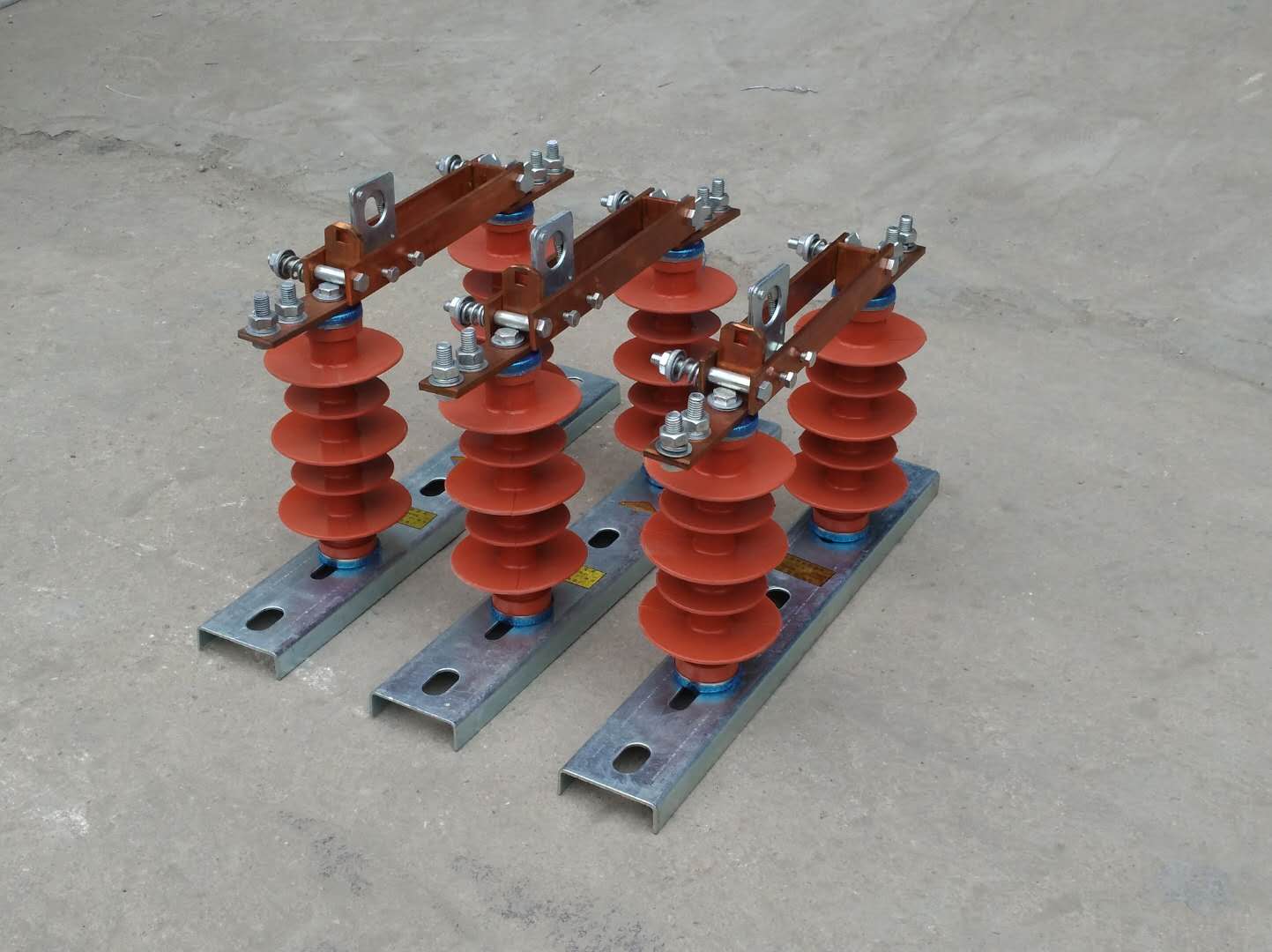 高壓隔離開關(guān)