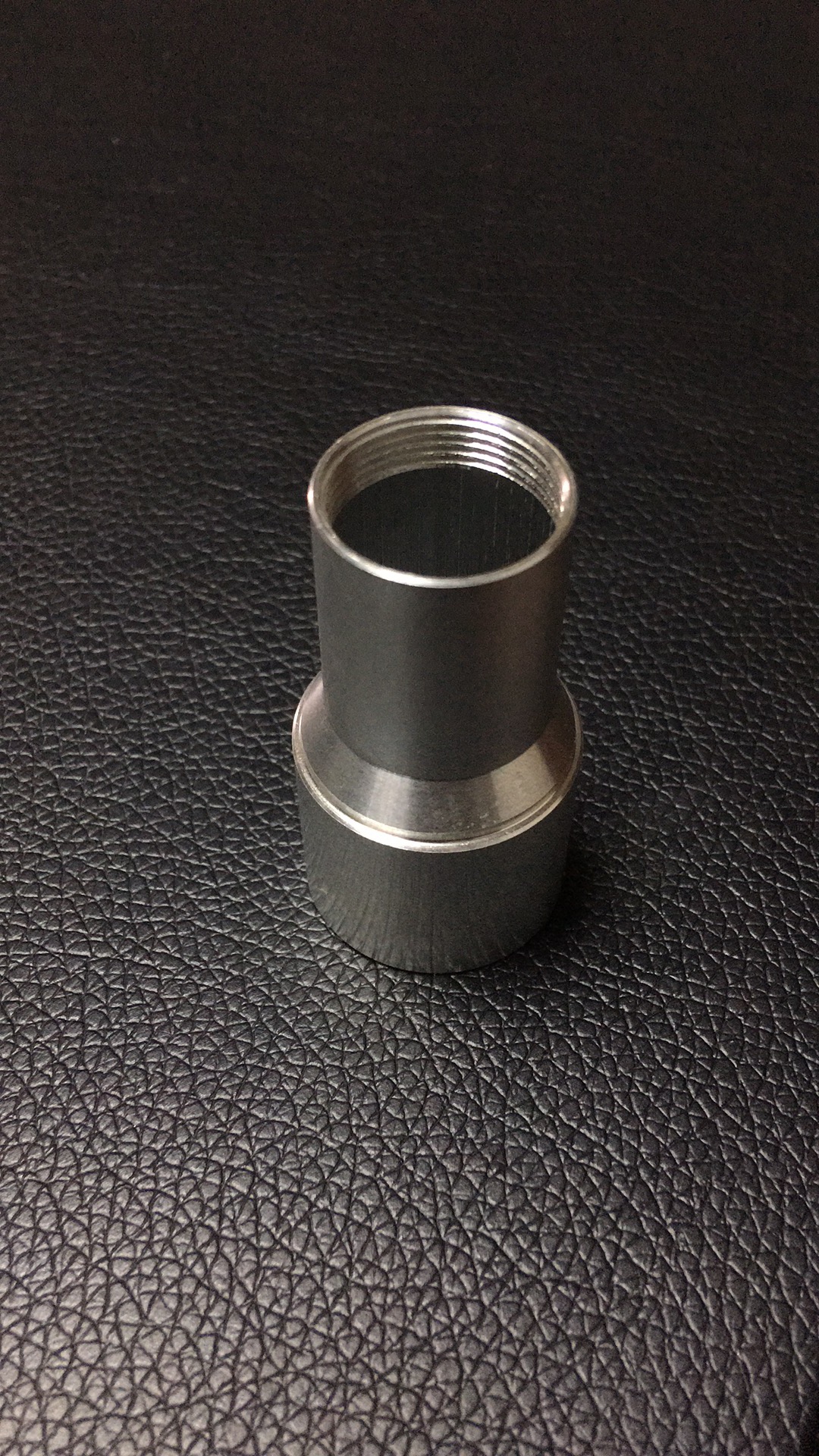 車載充電器外殼