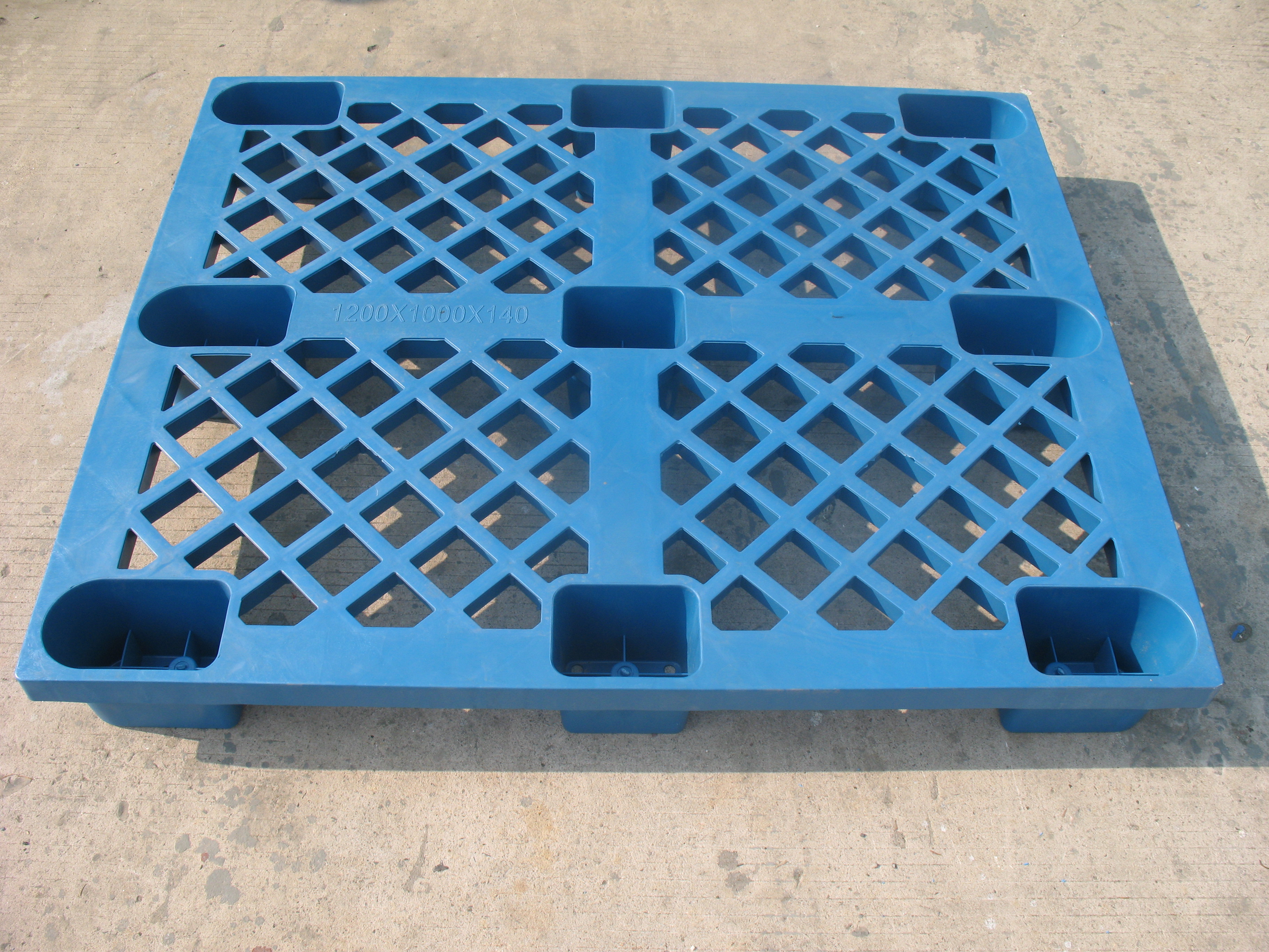 蘇州大型注塑加工廠1600噸注塑