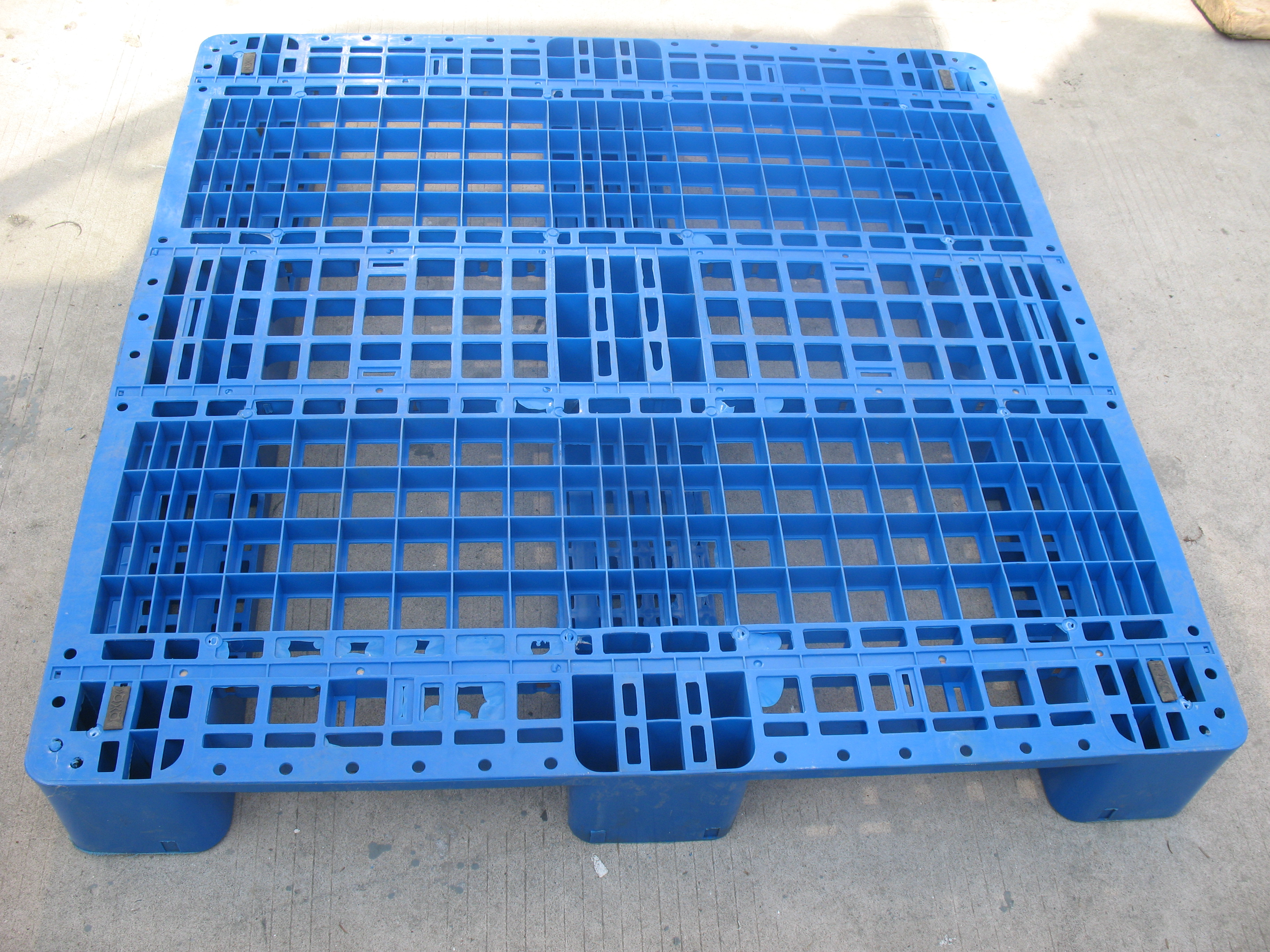 蘇州大型注塑加工廠1600噸注塑