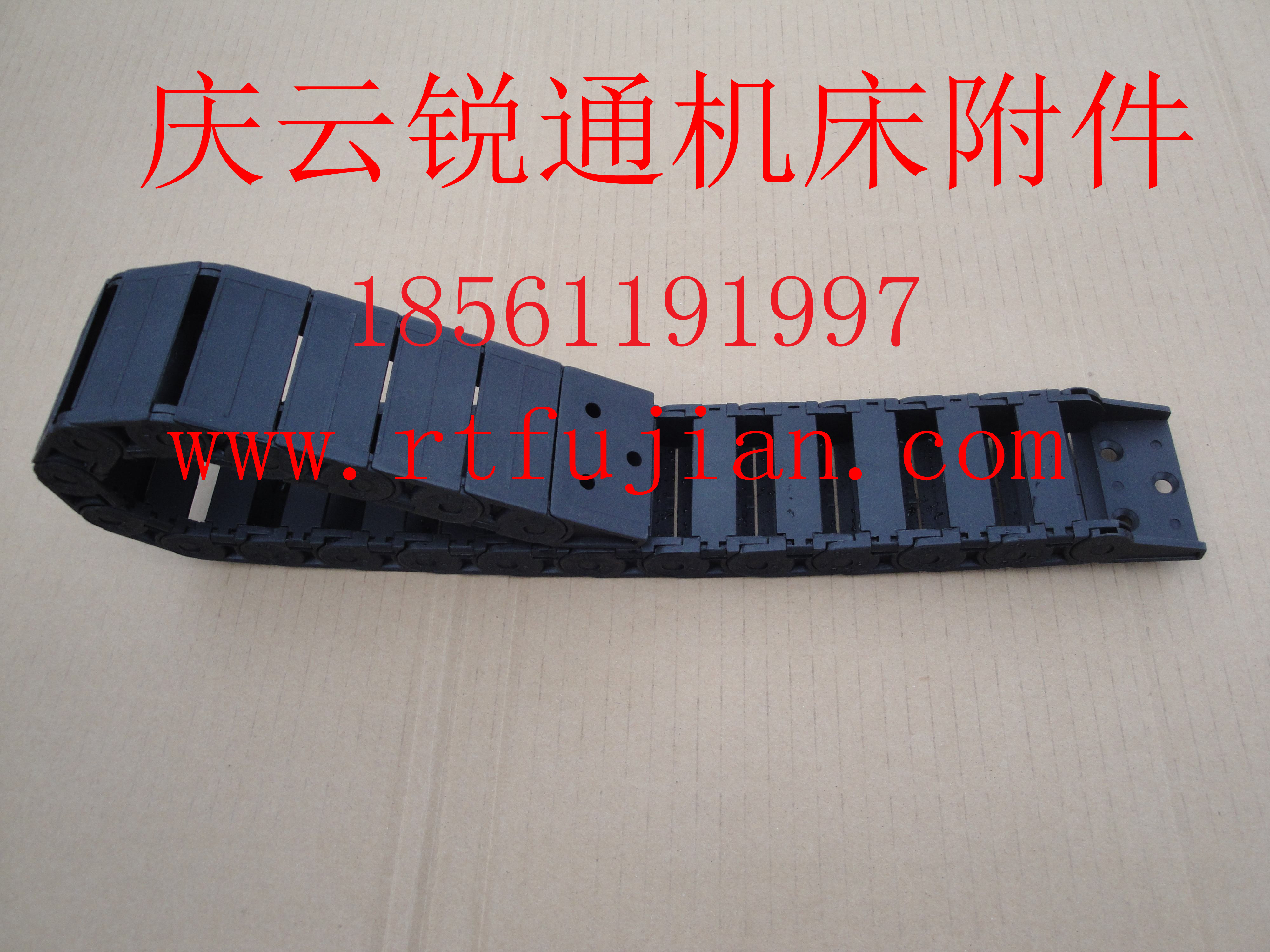 專業(yè)生產(chǎn)橋式尼龍拖鏈廠家
