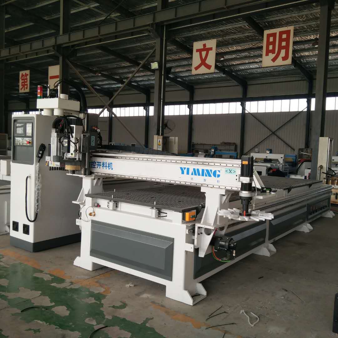 供應(yīng)1325雙工位定制櫥柜開料機(jī)，效率高，速度快，節(jié)省人工