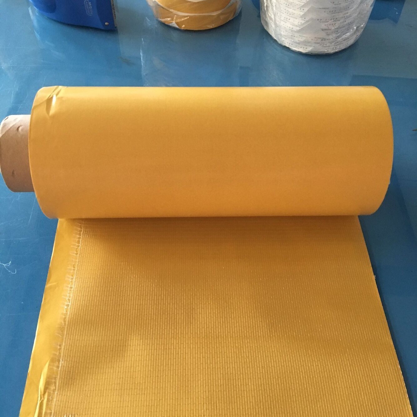 玻璃纖維網(wǎng)格雙面膠   網(wǎng)格膠帶  密封條雙面膠 寧波市雙面膠帶廠家  寧波雙面膠帶批發(fā)  寧波雙面廠