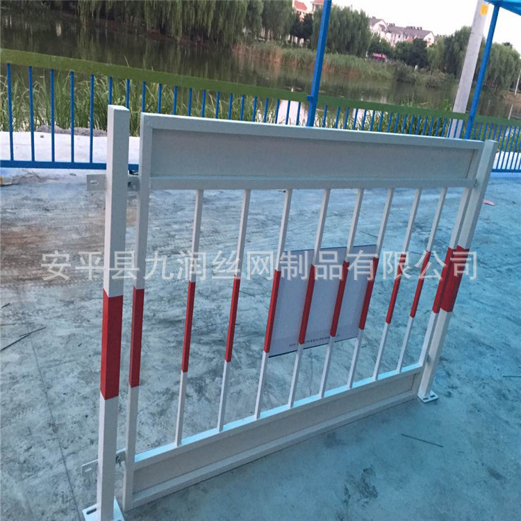 建筑工地防護(hù)欄桿 臨邊安全防護(hù) 基坑護(hù)欄   建筑工地圍欄