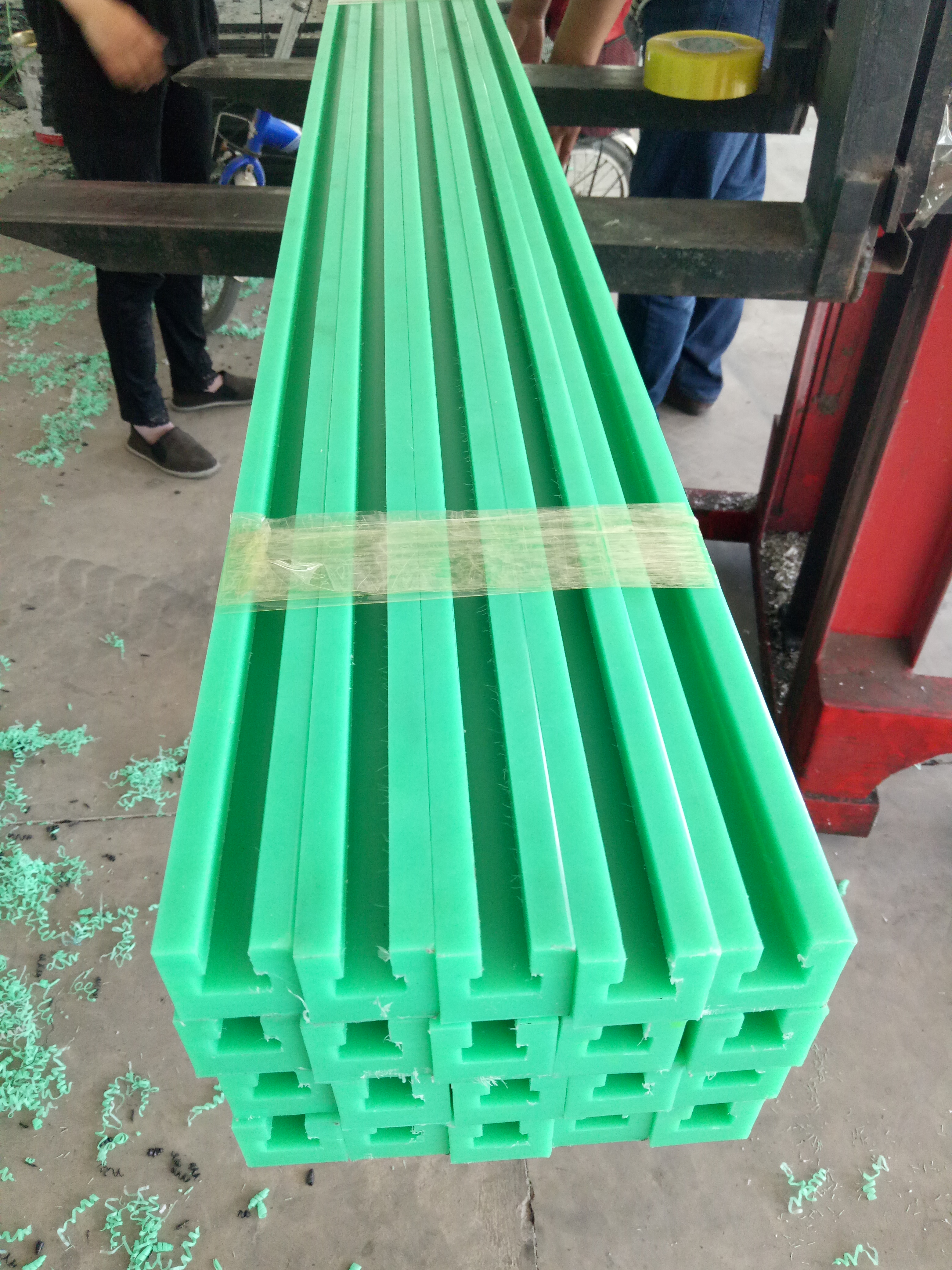 珠海超高分子量聚乙烯鏈條導(dǎo)軌 導(dǎo)向條  聚乙烯導(dǎo)軌廠家