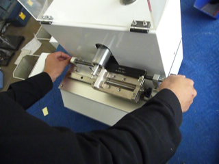 供應(yīng)電動(dòng)缺口制樣機(jī)BK-QK-B