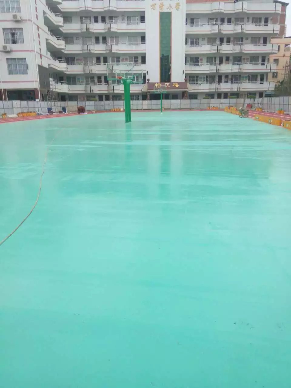 丙烯酸樹脂，丙烯酸球場工程