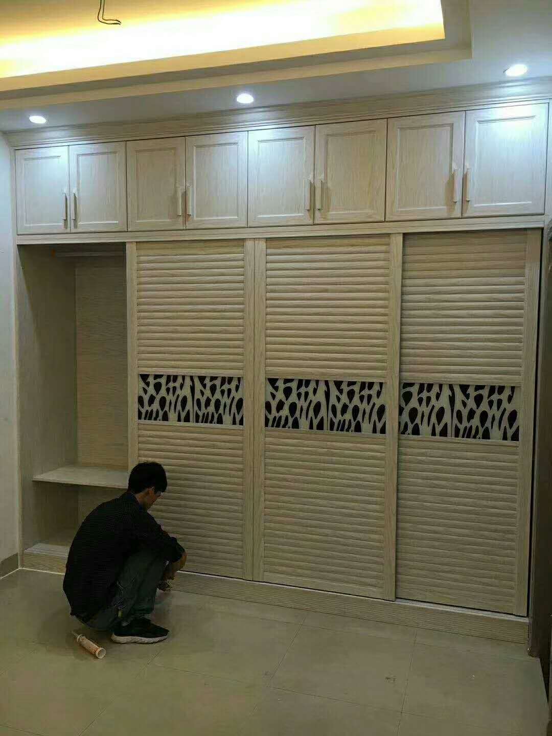 鋁合金衣柜定做、廣東鋁合金衣柜批發(fā)售價、優(yōu)質(zhì)鋁合金衣柜廠家