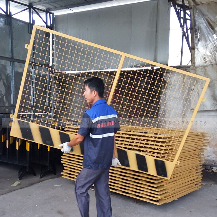 基坑護欄網(wǎng)市政圍欄工地施工隔離圍 基坑護欄施工隔離圍欄安全防護欄
