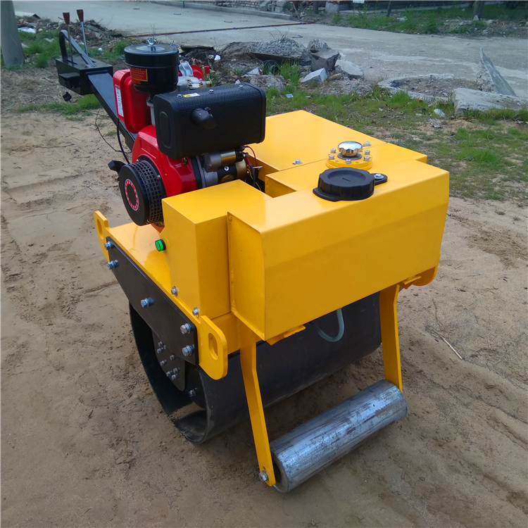 單輪壓路機(jī)圖片 手扶壓路機(jī) 單輪壓路機(jī)圖片 哪有賣手扶壓路機(jī) 小碾子生產(chǎn)基地