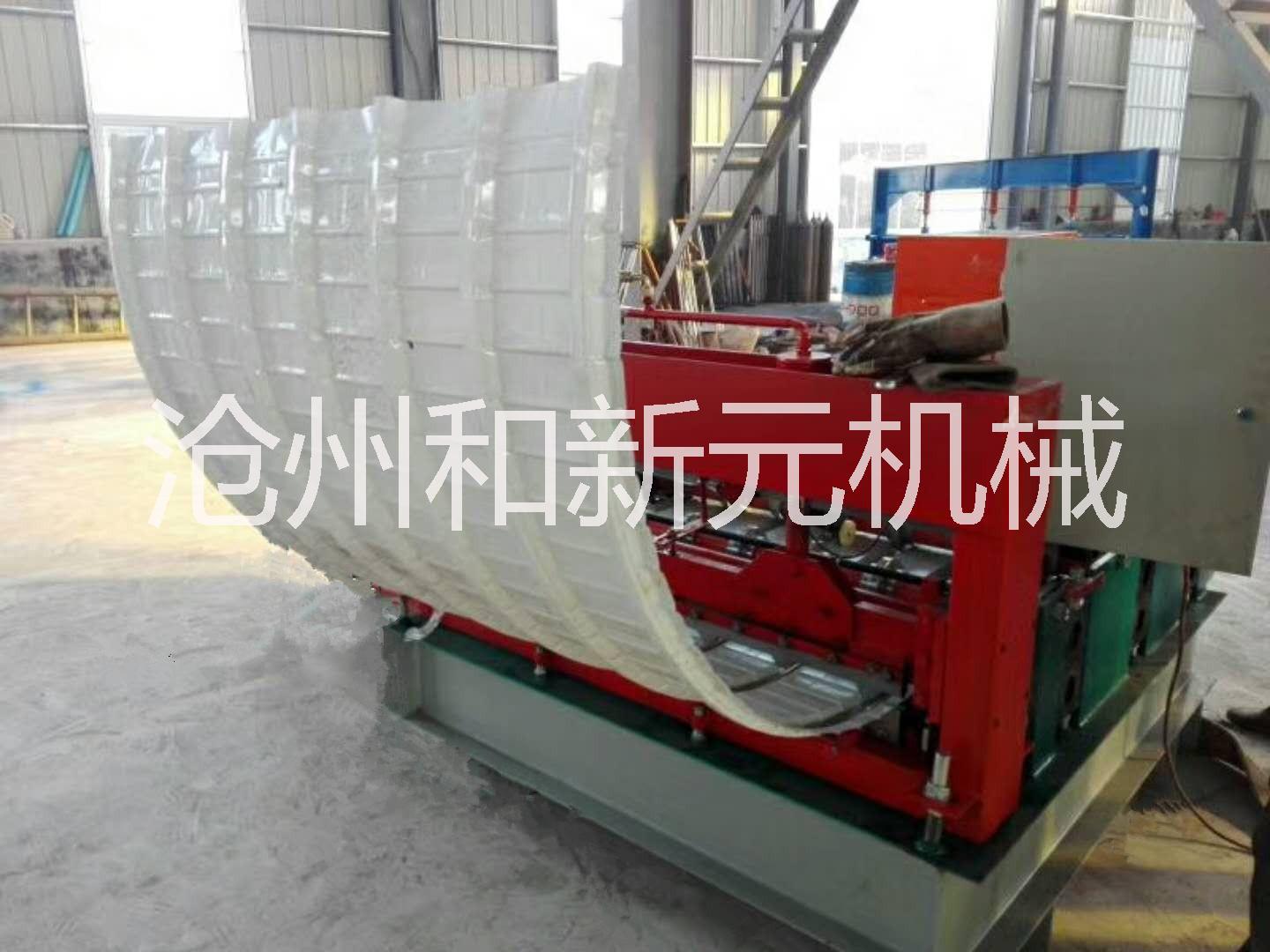 福建龍巖和新元汽車廂板成型機｜全自動車廂板機｜汽車箱板機｜汽車廂板成型機廠家