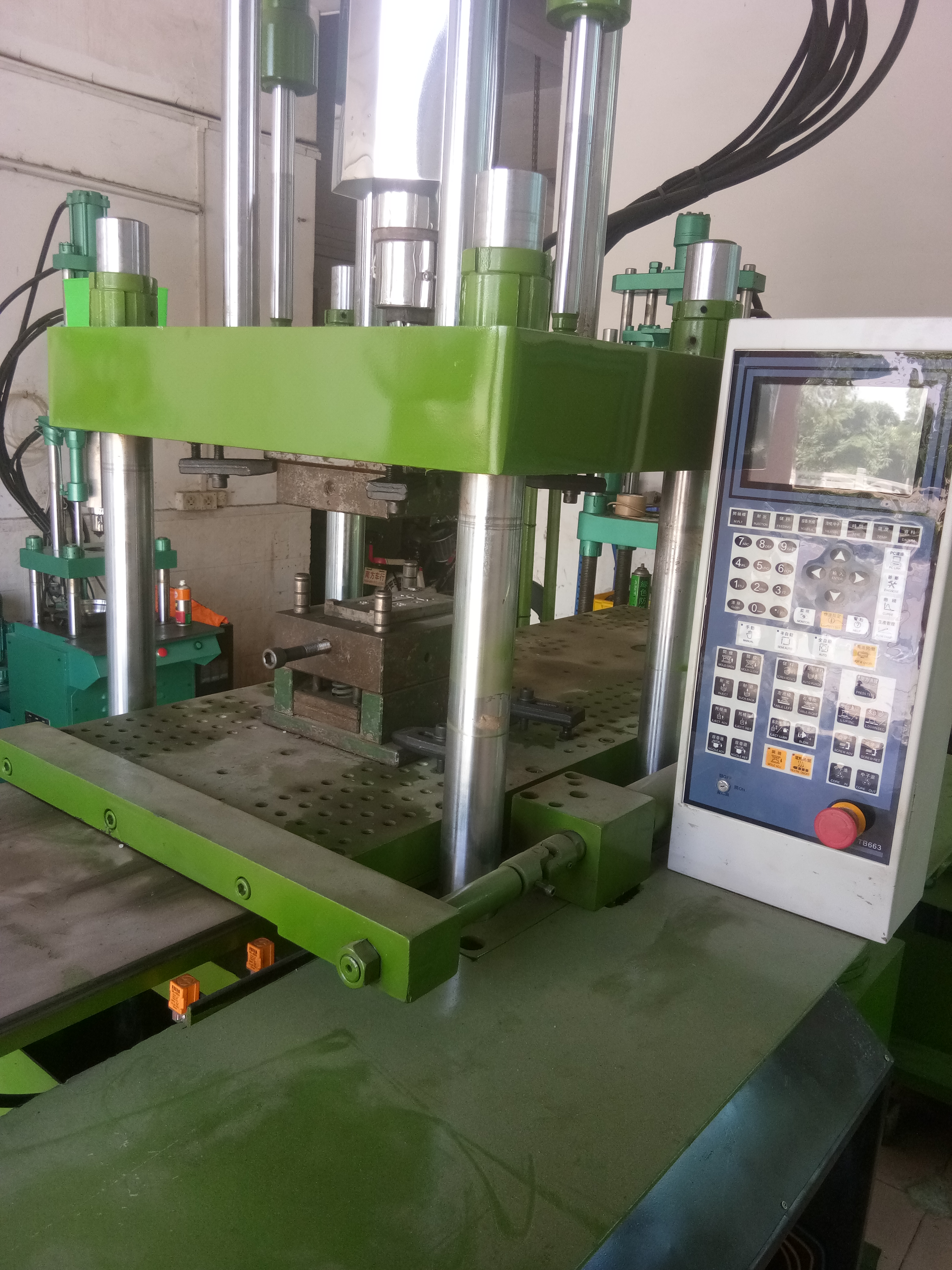 供應(yīng) 二手立式注塑機(jī) 單滑板注塑機(jī) 二手立式注塑機(jī)價(jià)格 二手立式