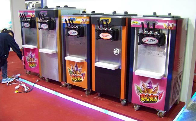 冰激淋機價格 冰激凌機圖片 制冷快可連續(xù)出冰激淋的冰激淋機