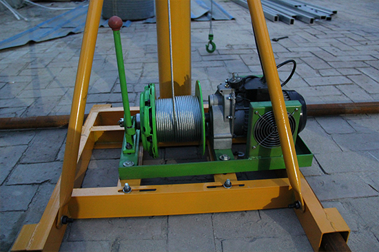 室外吊運(yùn)機(jī)廠家銷售|電葫蘆吊機(jī)批發(fā)