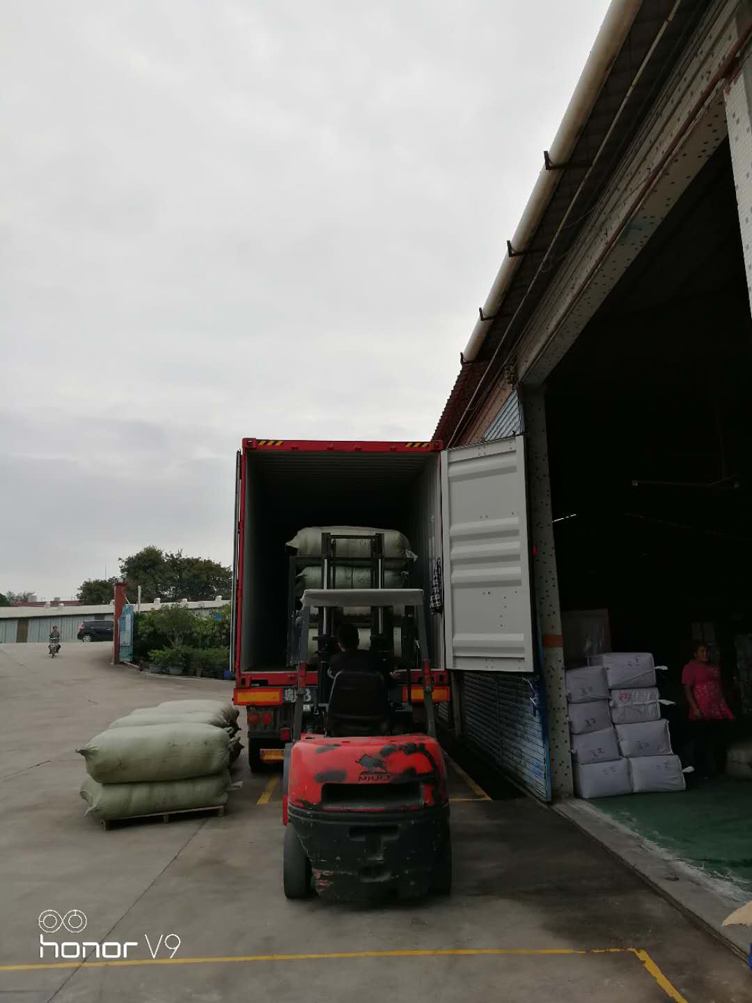 廣州白云區(qū)收貨裝柜服務(wù)中心咨詢電話15820240784